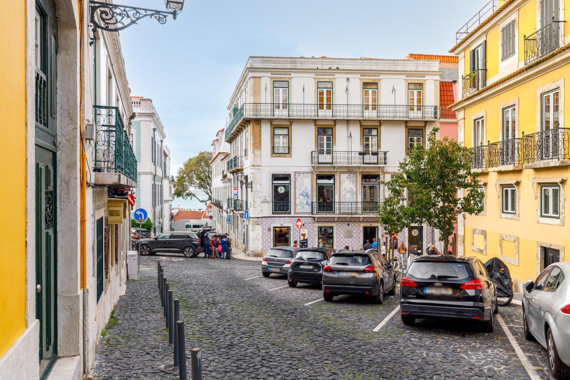 Sublime Apt Medieval Alfama Lisboa Ngoại thất bức ảnh